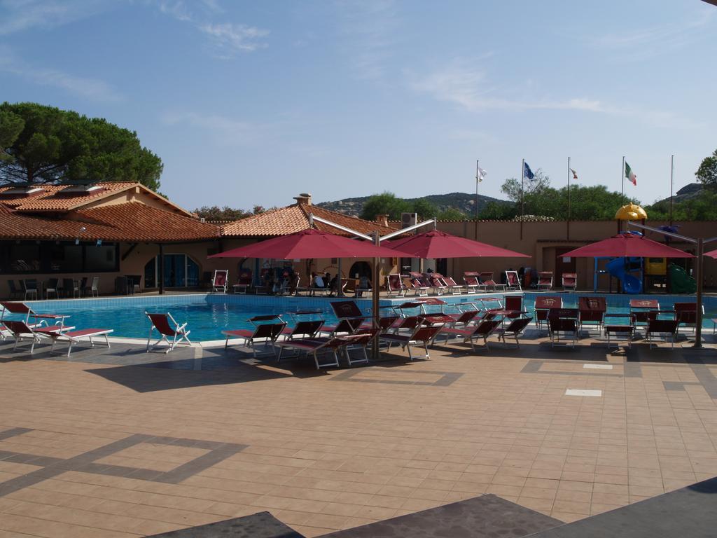 Hotel Club Esse Cala Bitta Baja Sardinia Esterno foto