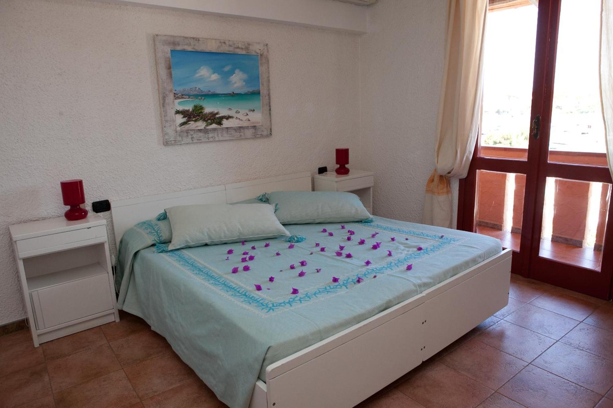 Hotel Club Esse Cala Bitta Baja Sardinia Esterno foto