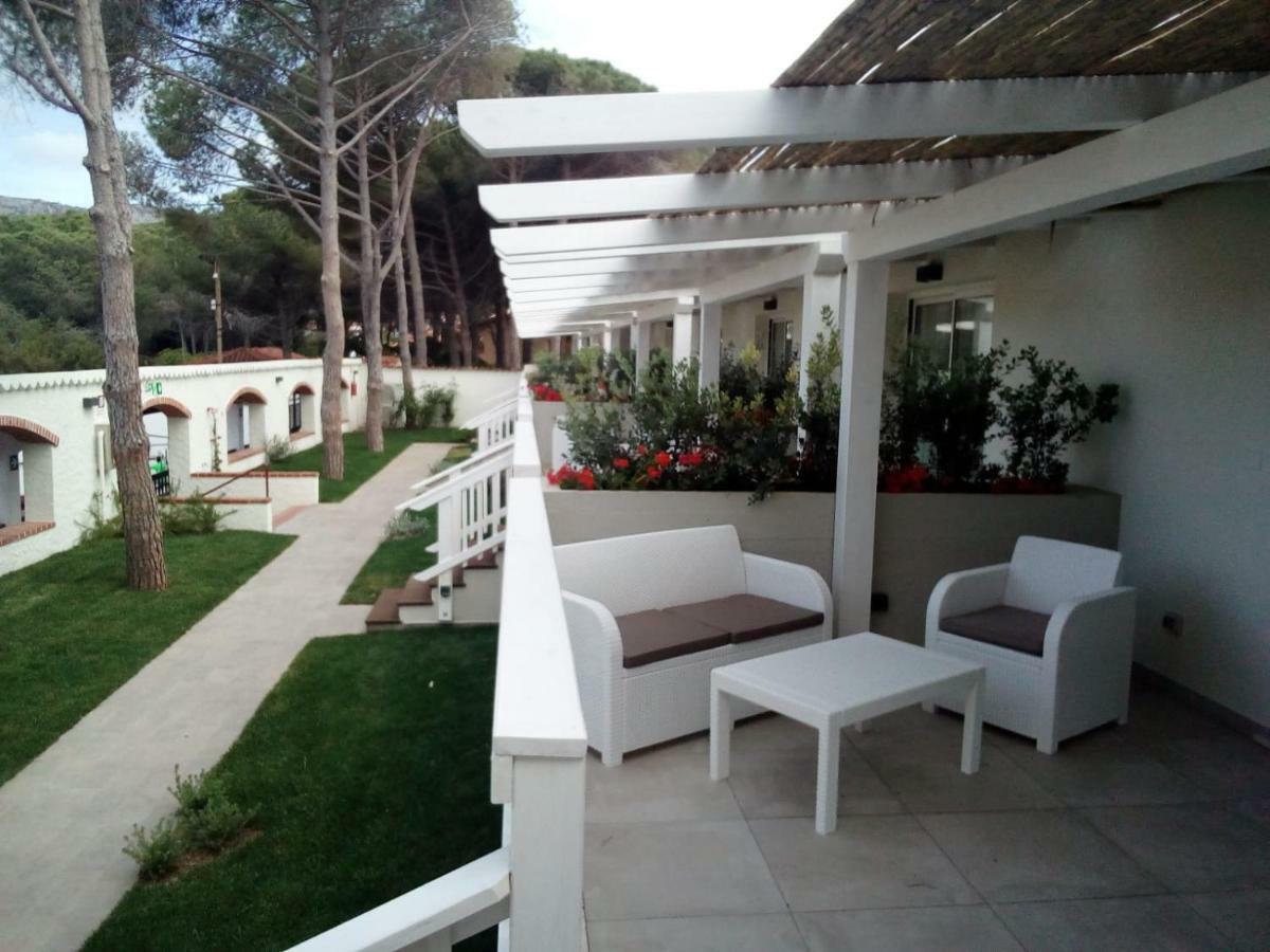 Hotel Club Esse Cala Bitta Baja Sardinia Esterno foto